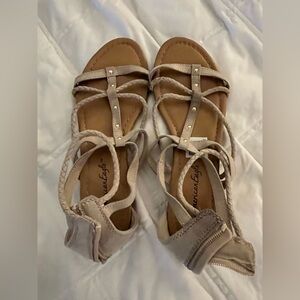 American eagle gladiator sandals, size 81/2
